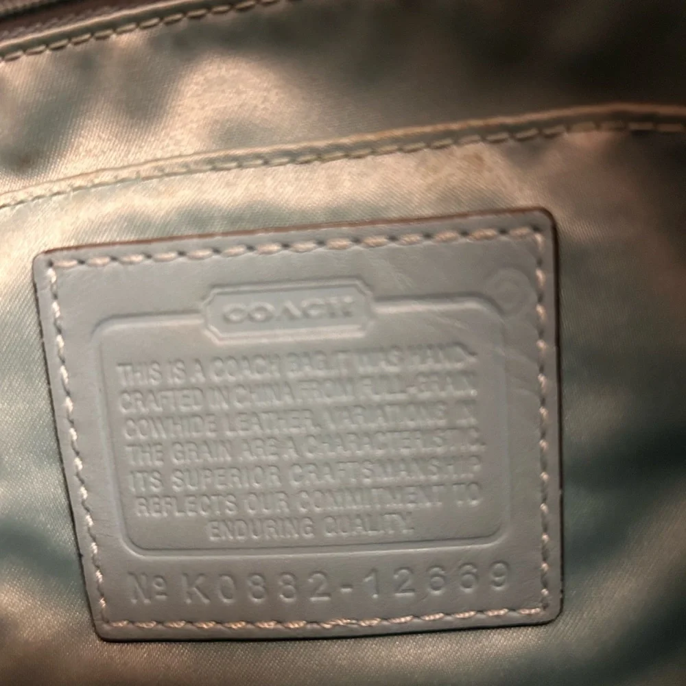 Metallic Silver Hobo purse - Picture 11 of 12